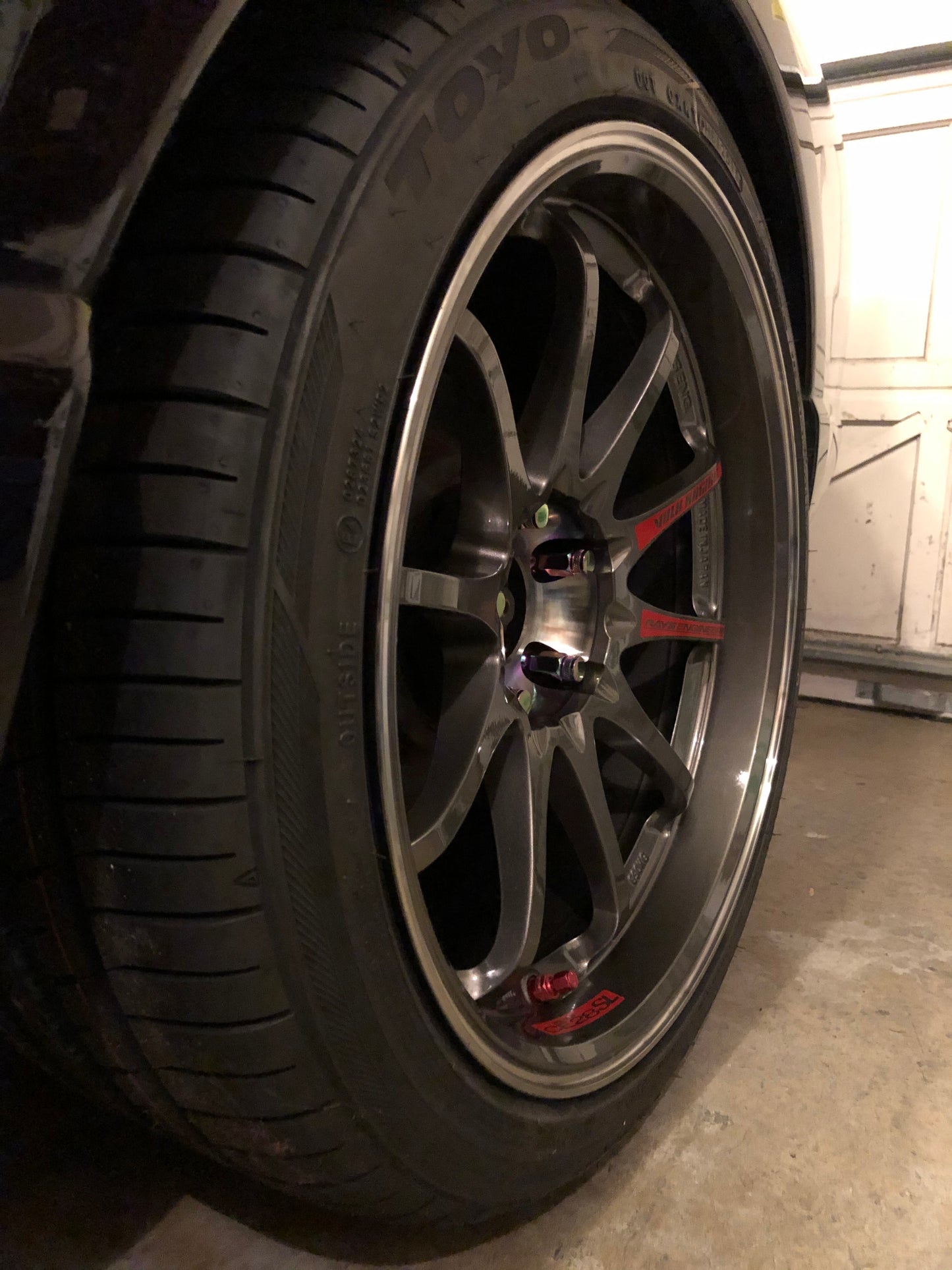 MOMENTUM MOTORING 48MM 12x1.25 CLOSED COSMIC CHROME